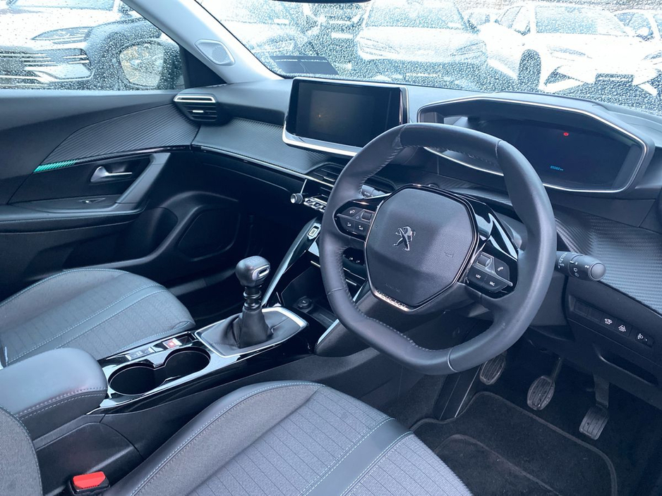 2022 Peugeot 2008 - image 9