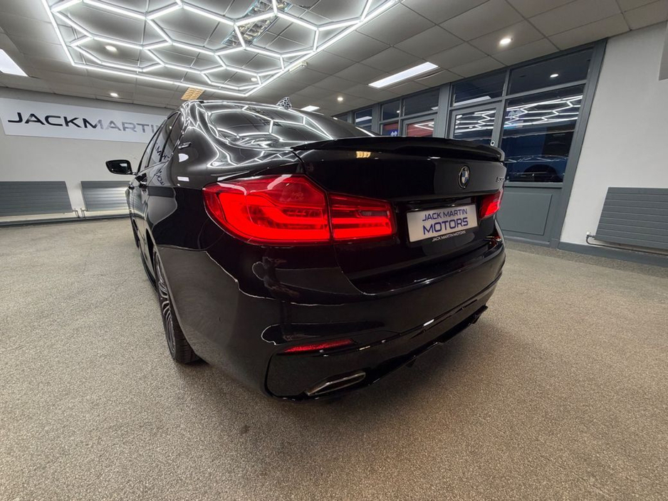 2019 BMW 5 Series - image 16