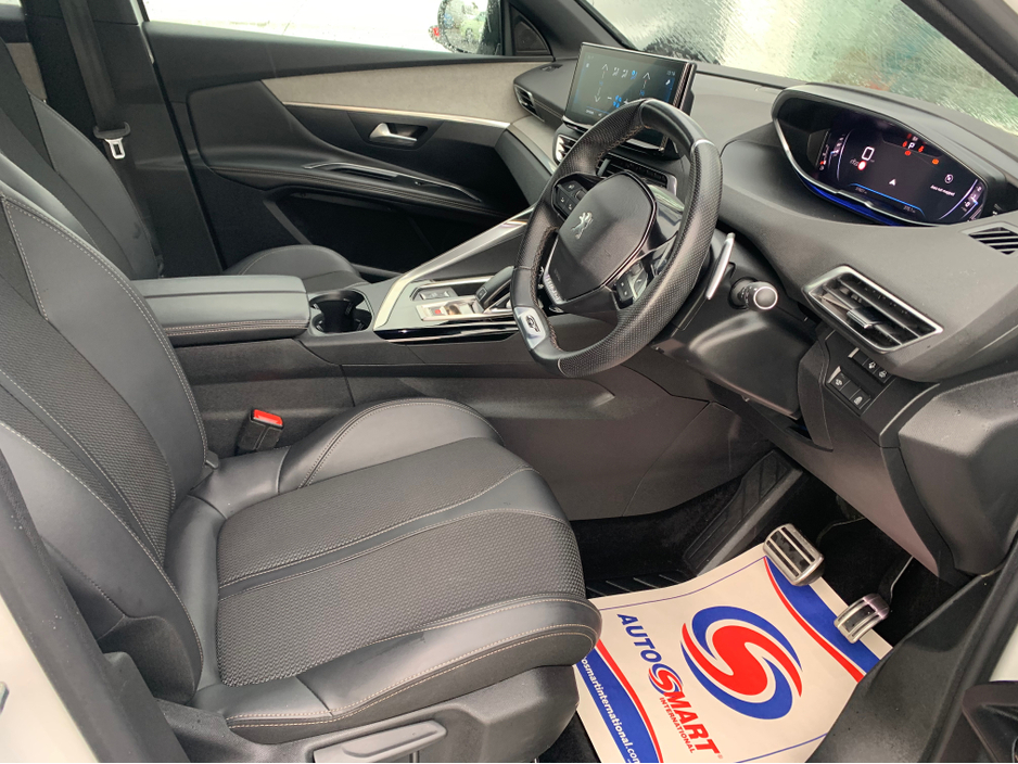 2023 Peugeot 3008 - image 11