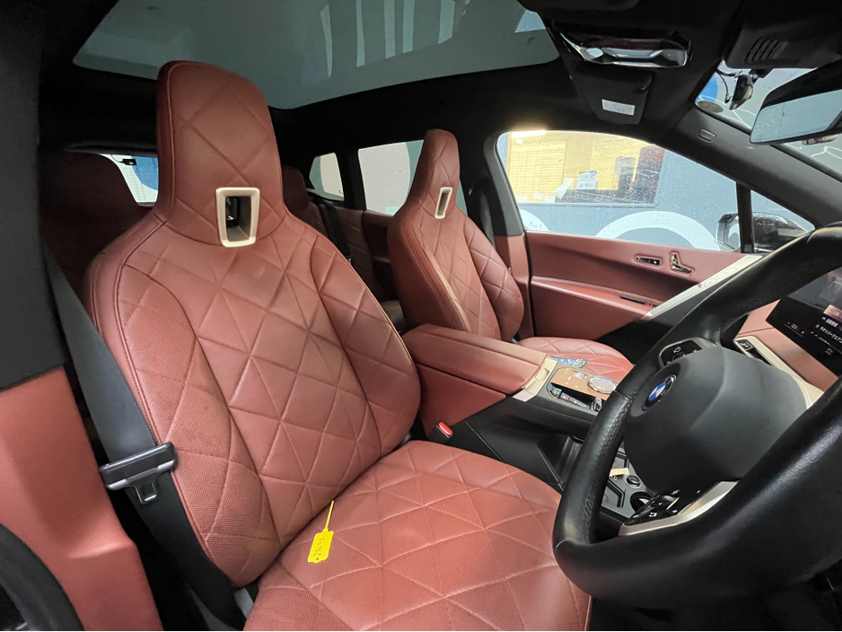 2022 BMW iX - image 10