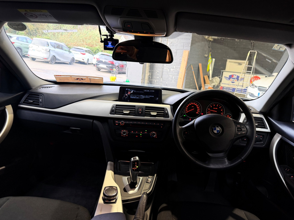 2015 BMW 3 Series - image 18