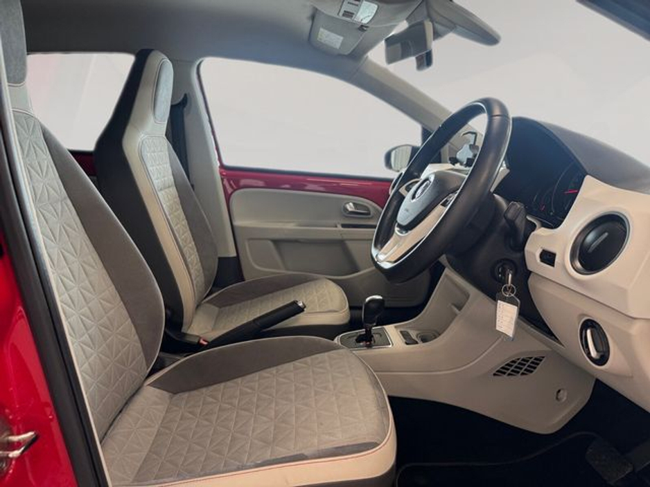 2017 Volkswagen up! - image 11