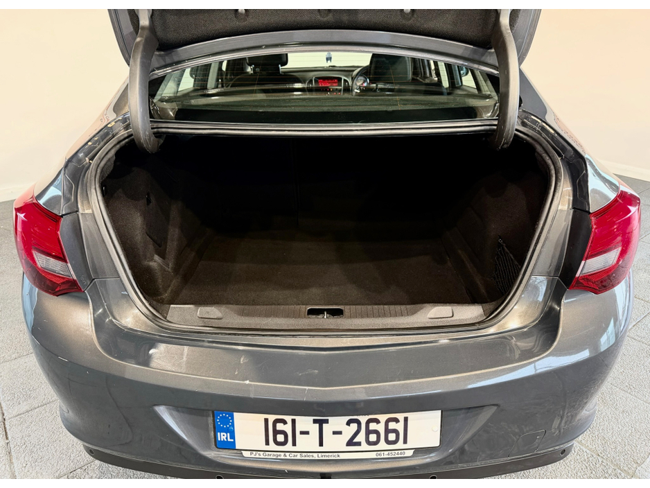 2016 Opel Astra SALOON 1.6 CDTI 110PS 4DR €7,990