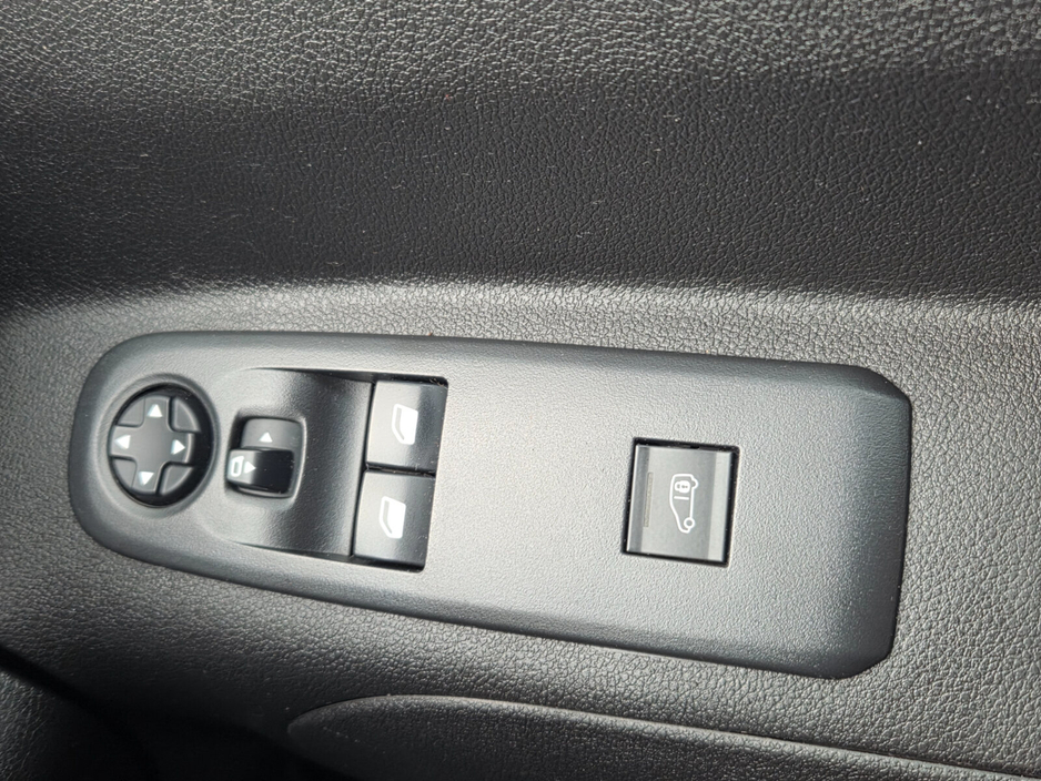 2021 Opel Combo  €12,499