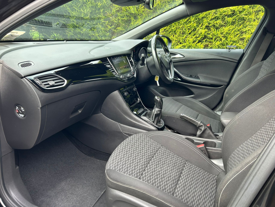 2018 Opel Astra - image 8