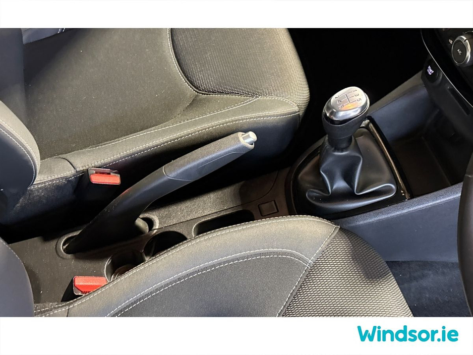 2019 Renault Clio - image 13