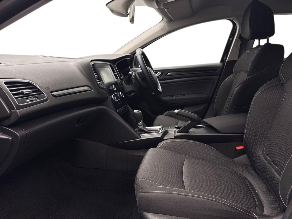 2021 Renault Megane - image 2