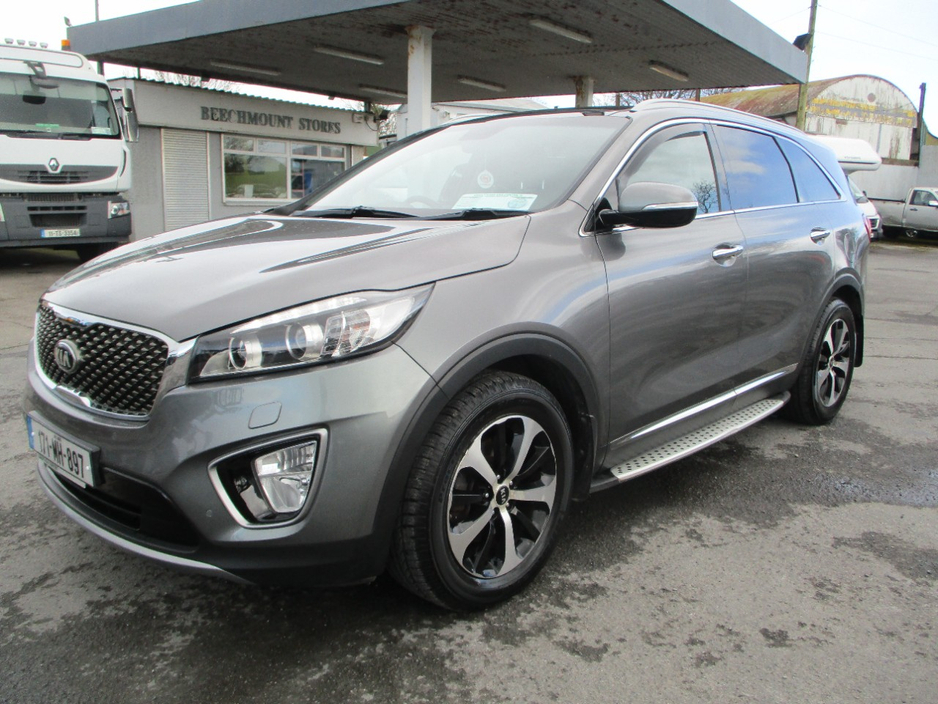 2017 Kia Sorento - image 4