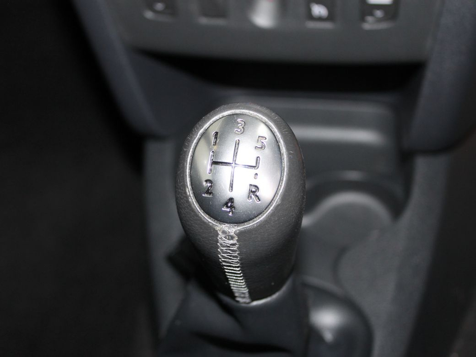 2020 Dacia Sandero - image 19