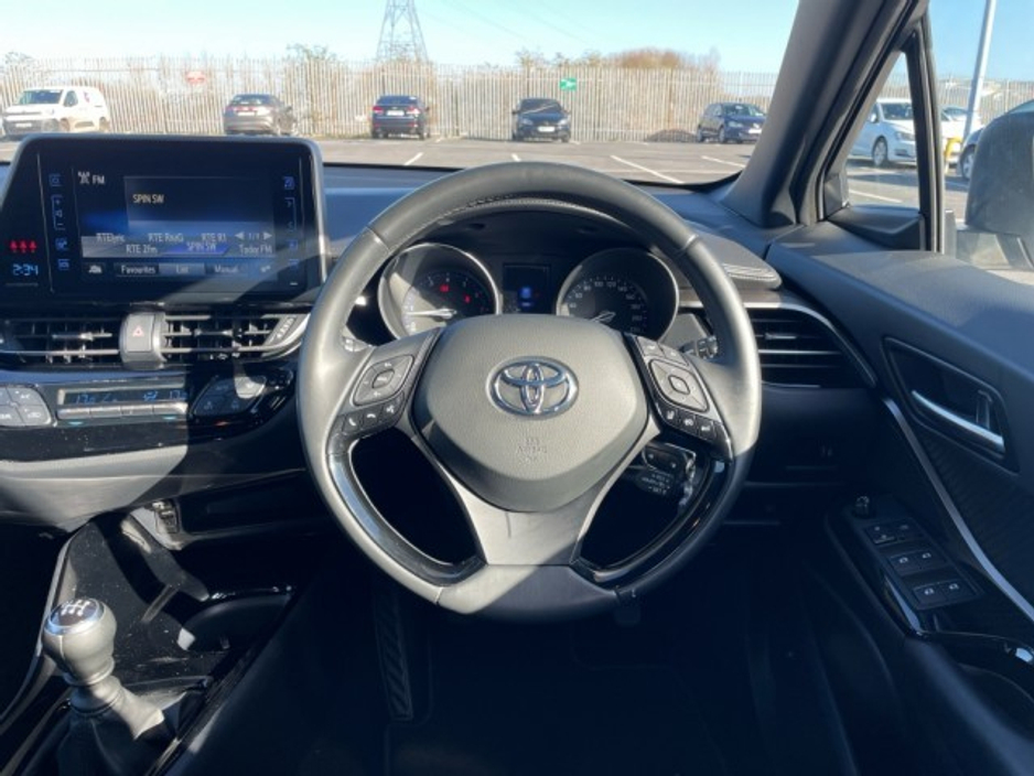 2019 Toyota C-HR - image 10
