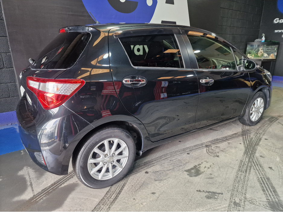 2018 Toyota Yaris - image 10