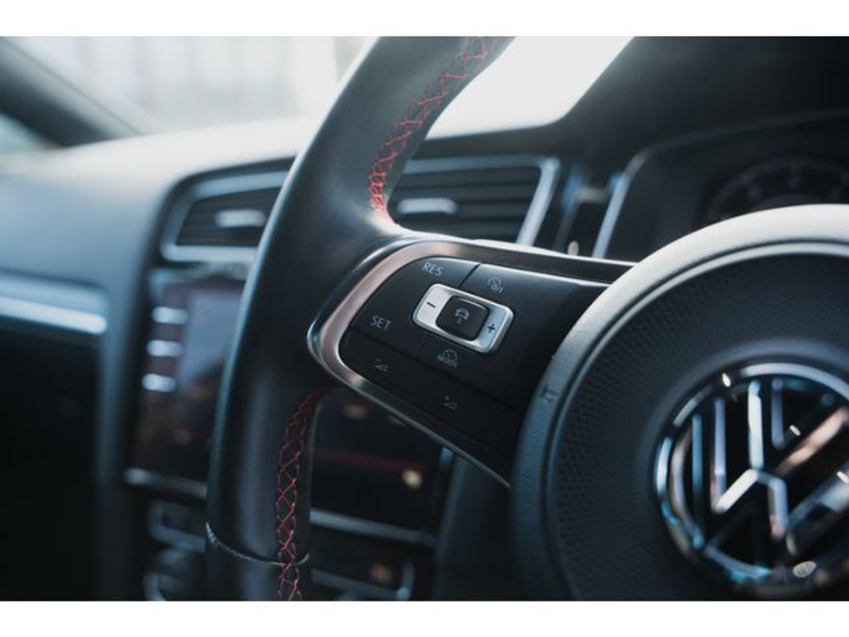 2019 Volkswagen Golf - image 28