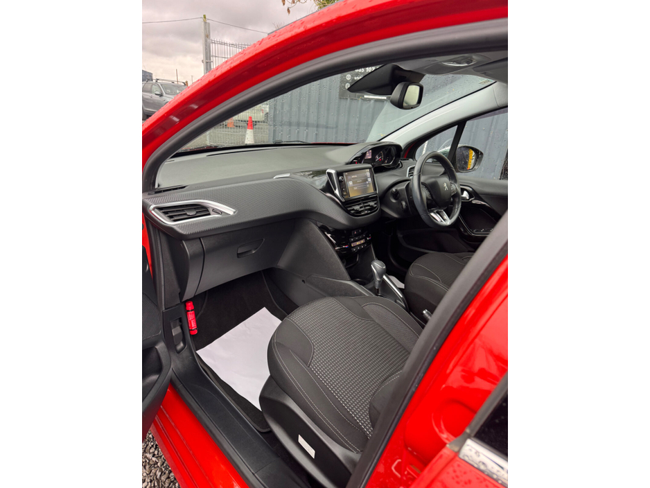 2016 Peugeot 208 1.2 Puretech 82 bhp Access 5dr €9,500