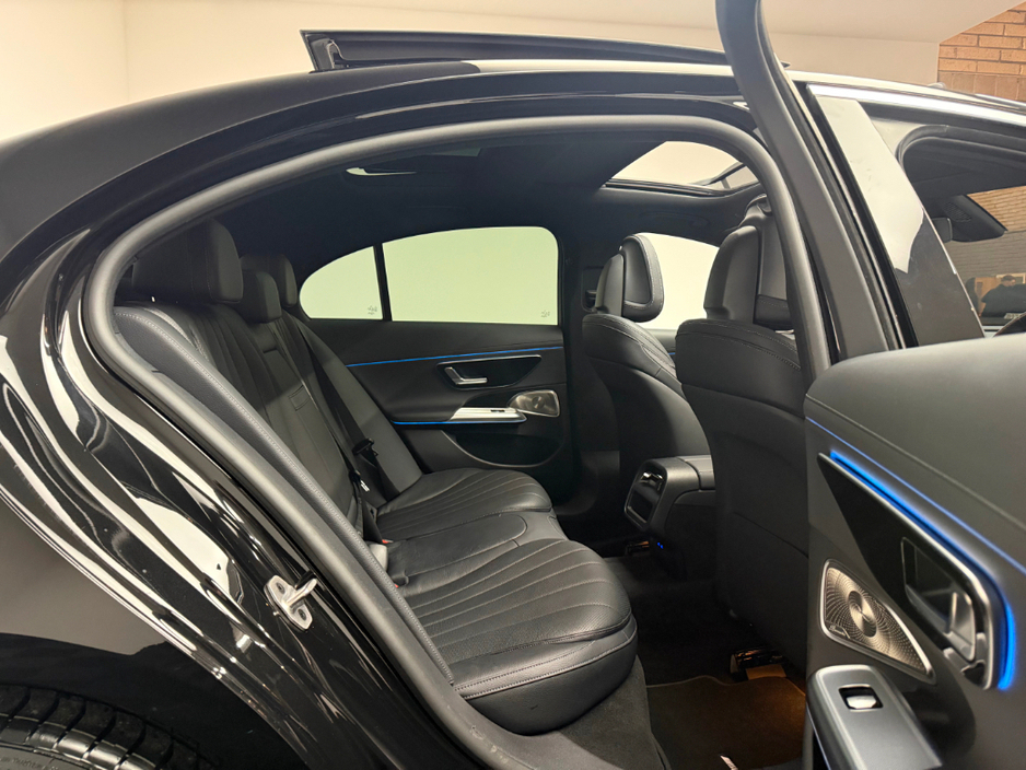 2025 Mercedes-Benz E Class E220D AMG LINE PREMIUM *PAN ROOF* €79,990