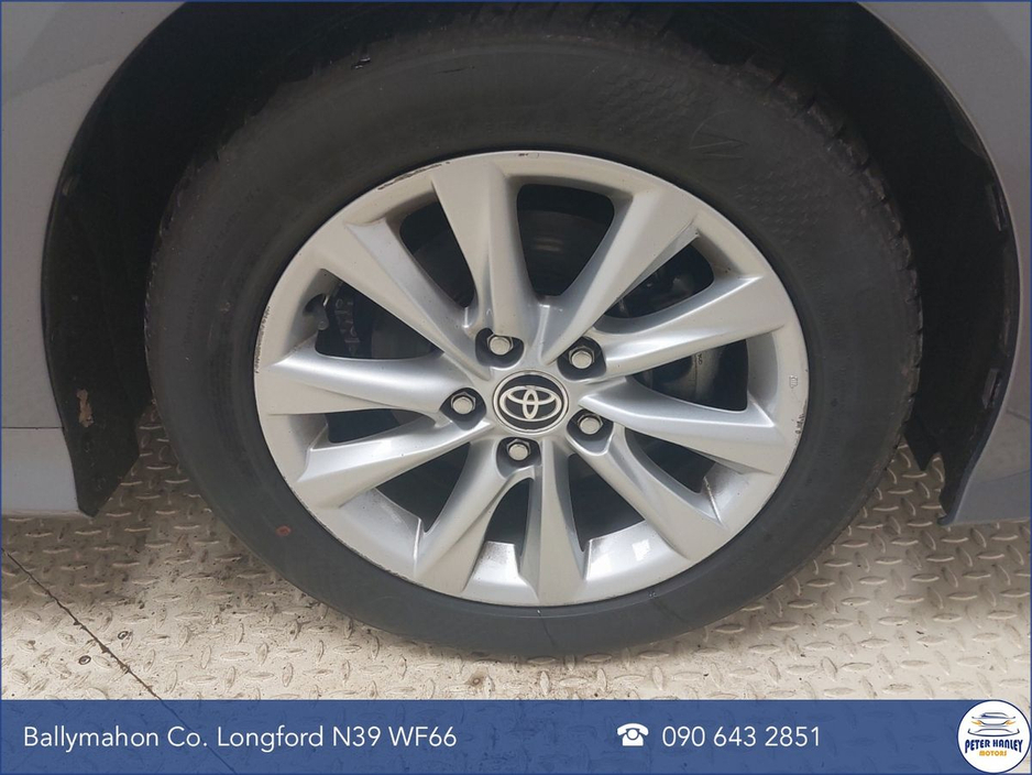 2024 Toyota Corolla 1.8 Hybrid Luna Saloon €29,900