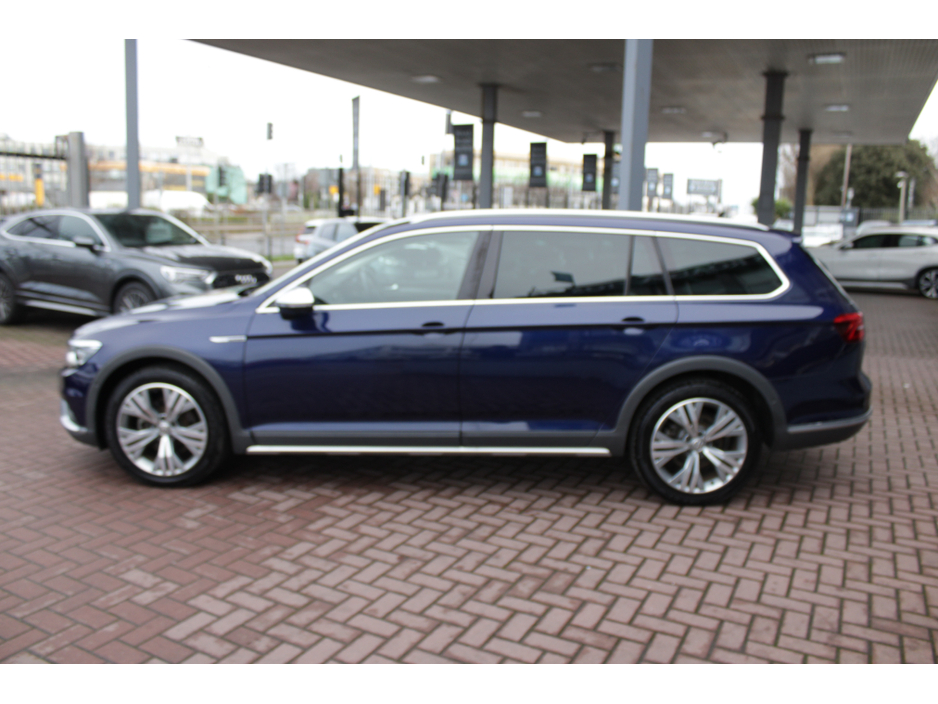 2019 Volkswagen Passat - image 7