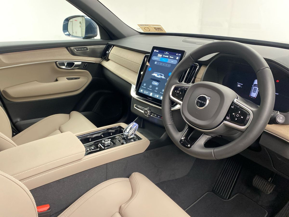 2026 Volvo XC90 - image 9