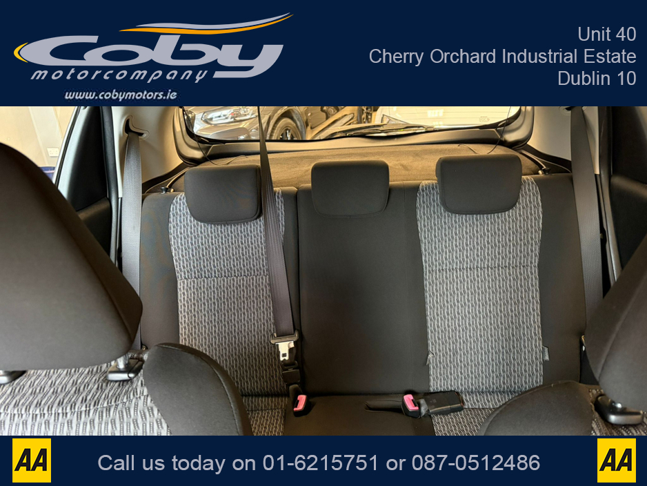 2014 Toyota Yaris - image 20