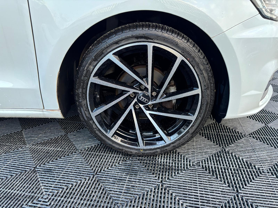 2016 Audi A1 - image 3