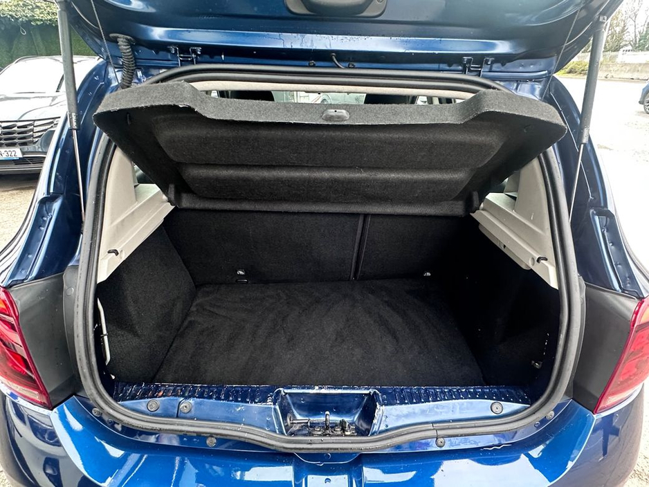2019 Dacia Sandero - image 25