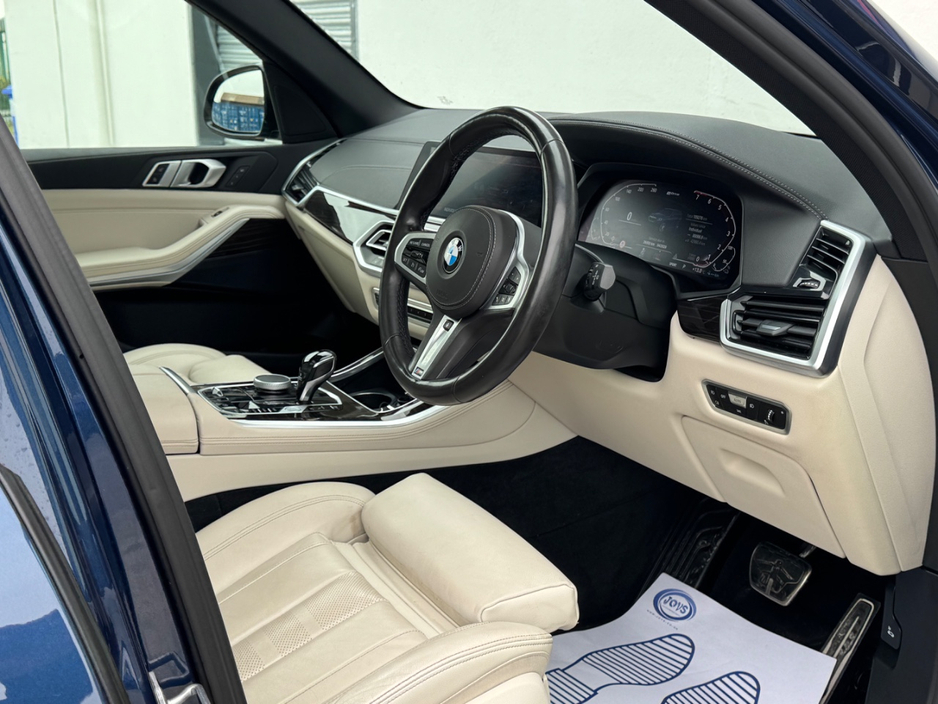 2022 BMW X5 - image 10
