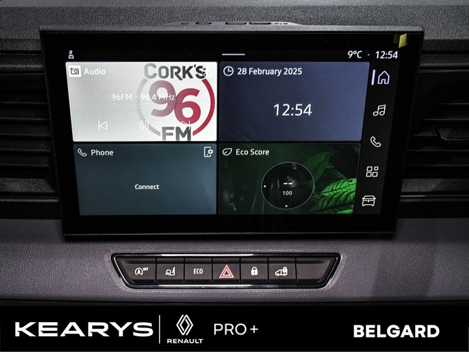 2025 Renault Master - image 12