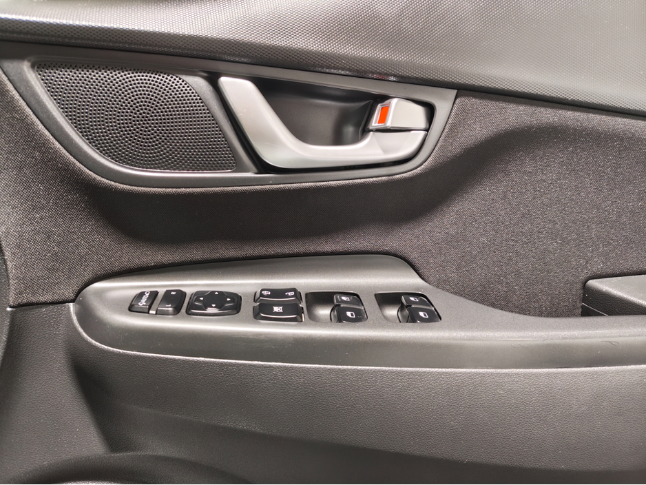 2022 Hyundai Kona - image 15