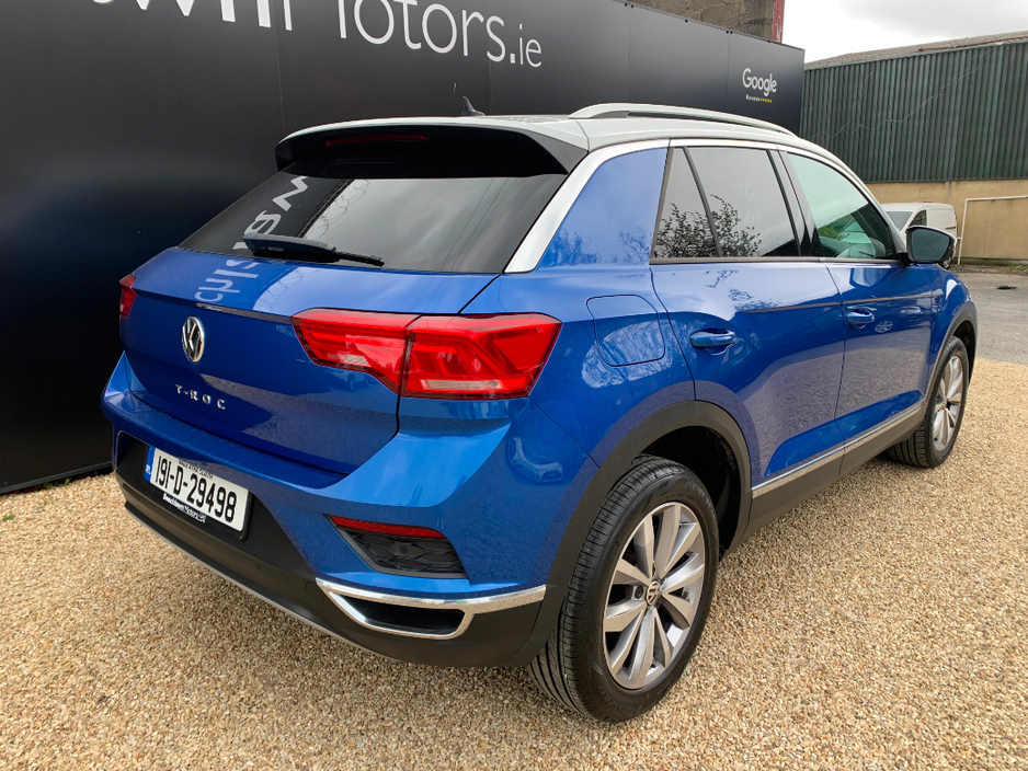 2019 Volkswagen T-Roc - image 3