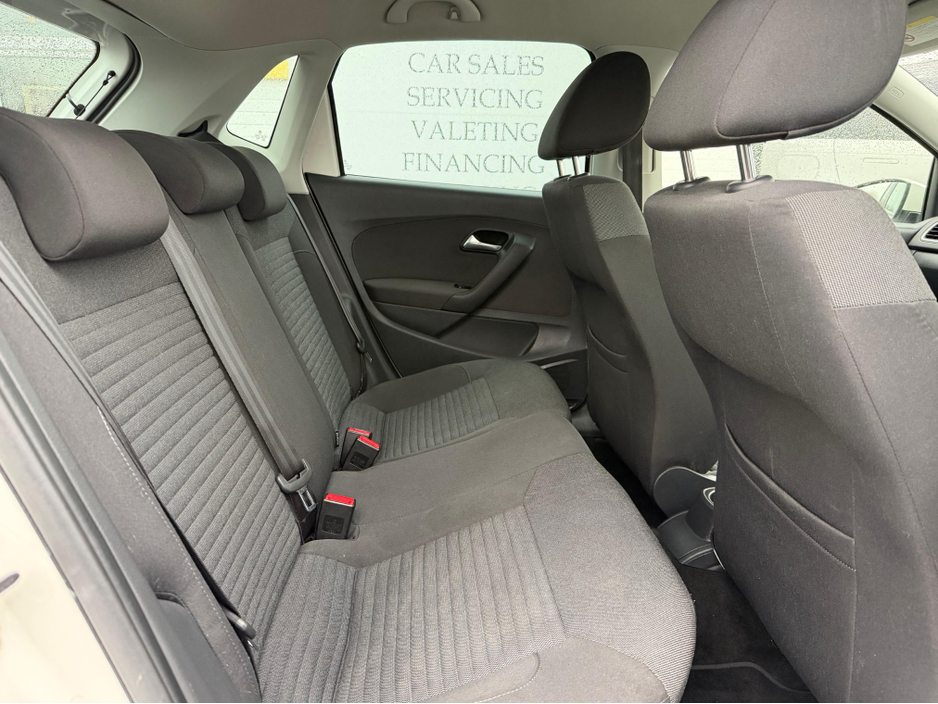 2013 Volkswagen Polo - image 16
