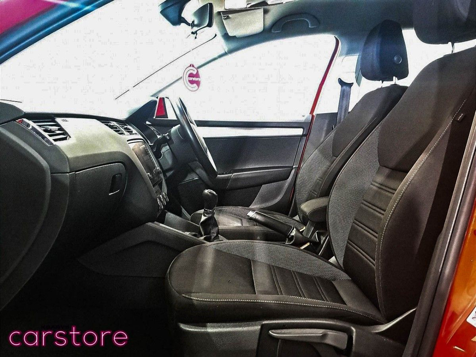 2021 Skoda Octavia - image 12