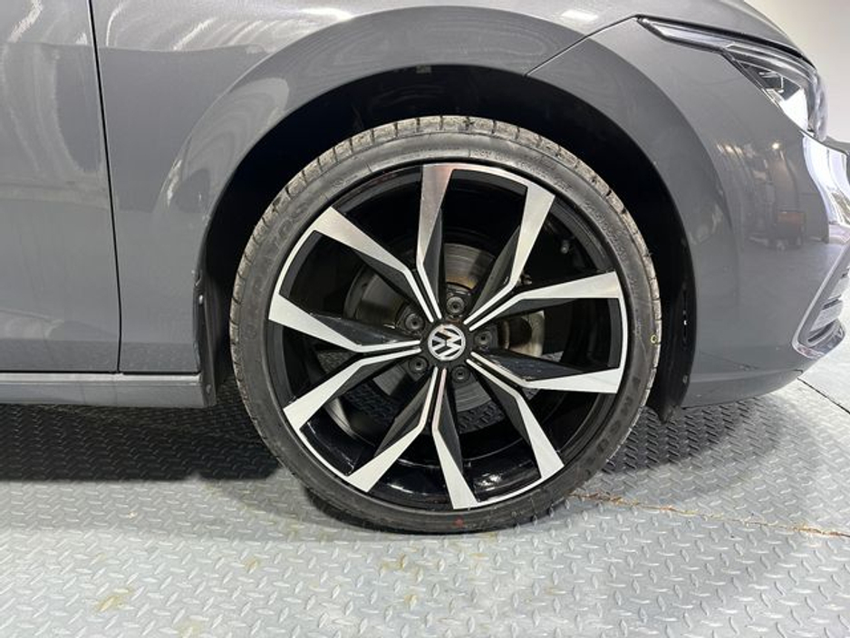 2023 Volkswagen Golf - image 18