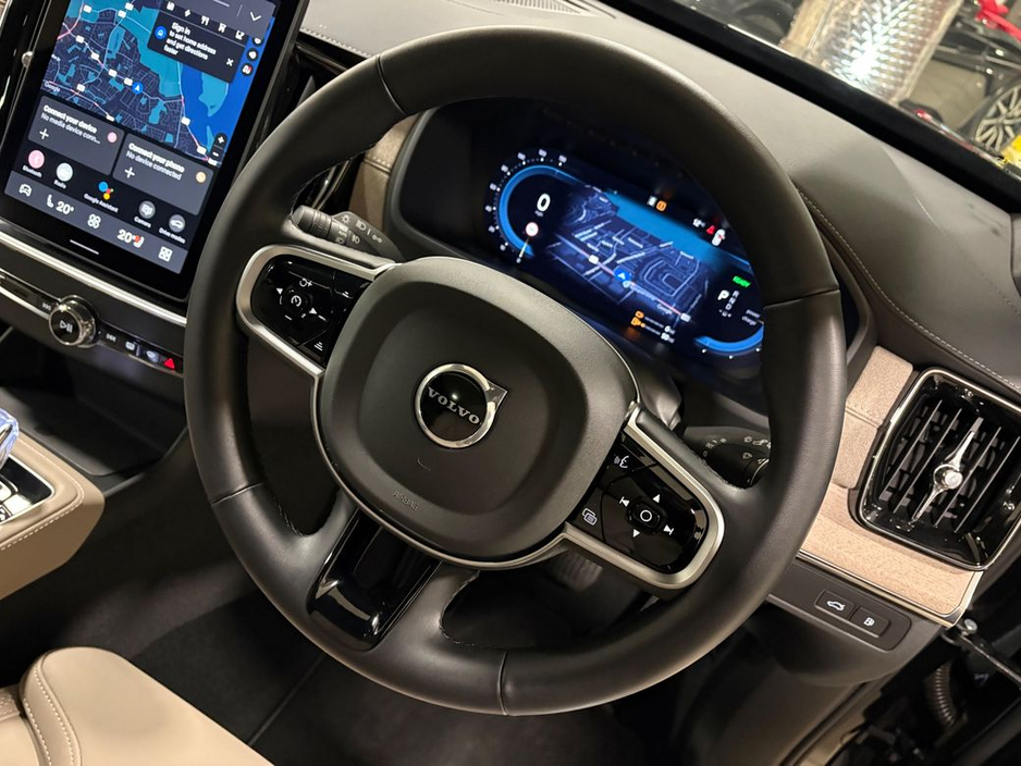 2025 Volvo XC90 T8 PLUS AWD 7-SEATER=BLONDE LEATHER//PAN ROOF//AS NEW=2 YEAR WARRANTY=TAILORED FINANCE PACKAGES INCL PCP AVAILABLE=TRADE IN'S WELCOME €81,995