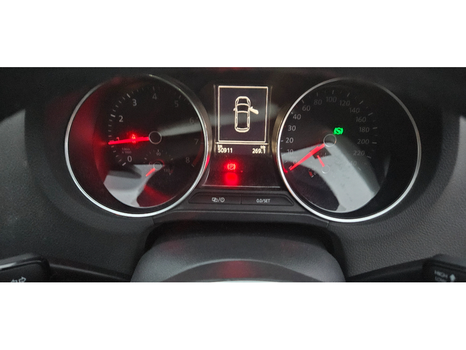 2015 Volkswagen Polo auto 1.2 comfortline plus low kms high spec €10,995