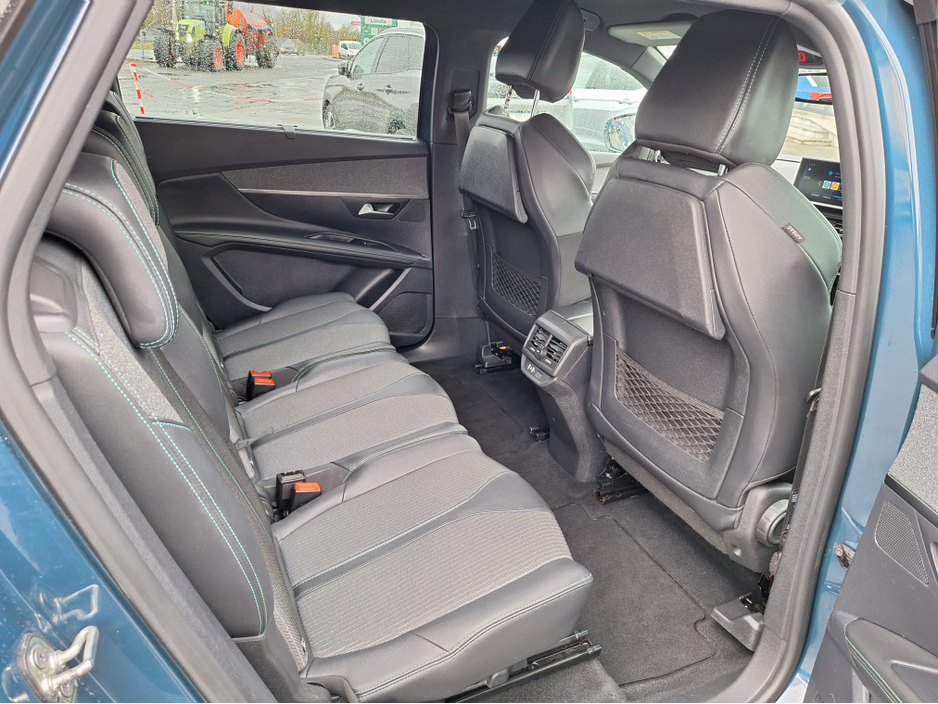 2023 Peugeot 5008 - image 15