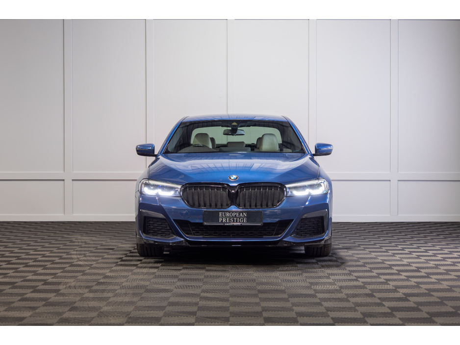 2022 BMW 5 Series - image 2