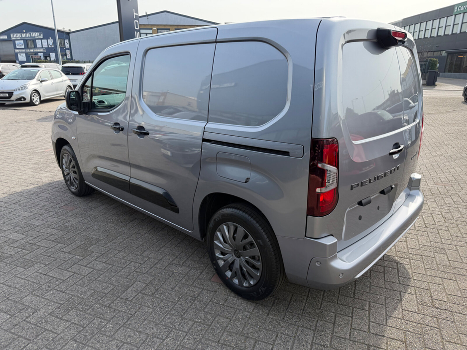 2026 Peugeot Partner - image 6