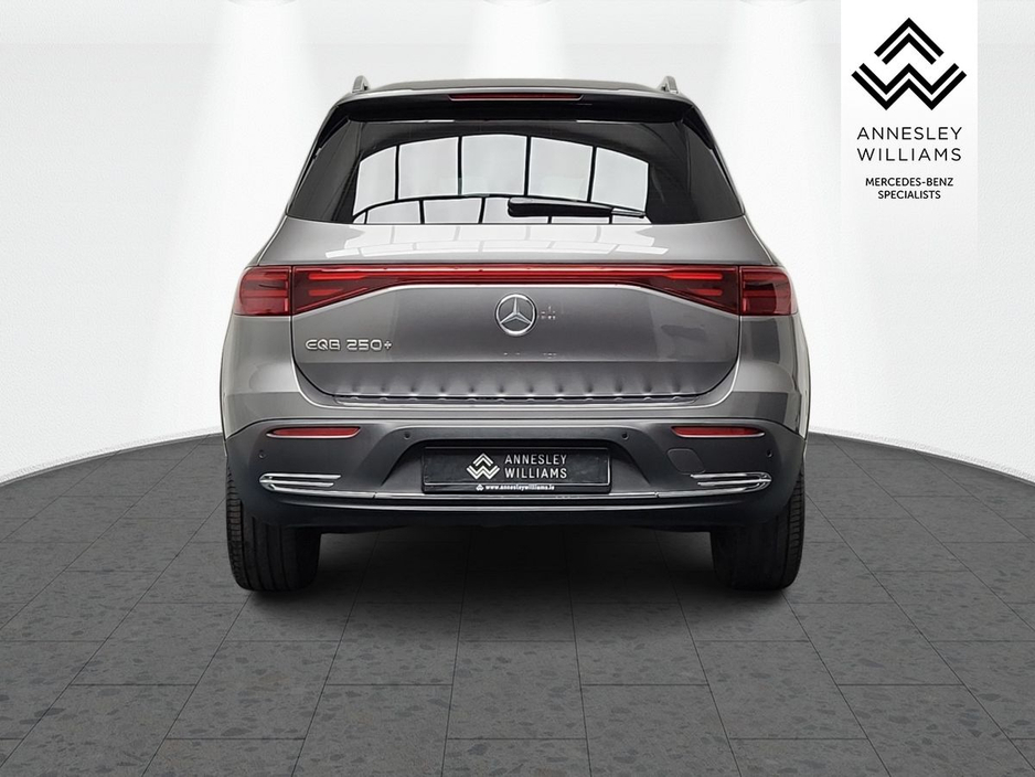 2025 Mercedes-Benz EQB - image 7