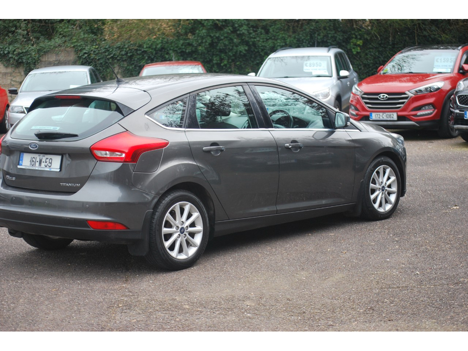 2016 Ford Focus - image 4