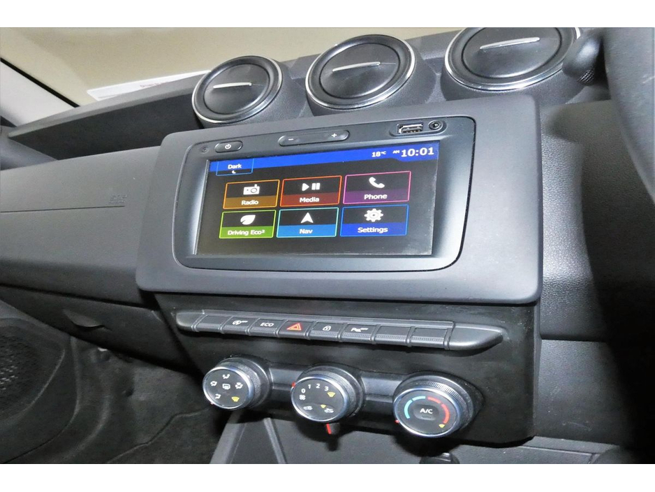 2019 Dacia Duster - image 23