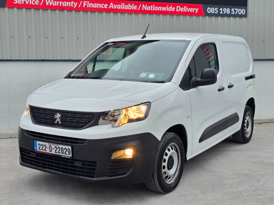 2022 Peugeot Partner - image 15