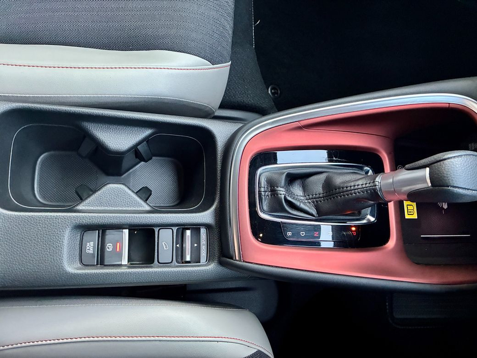 2022 Honda HR-V Advance Style, Petrol Hybrid Automatic, 17800KMs €32,995