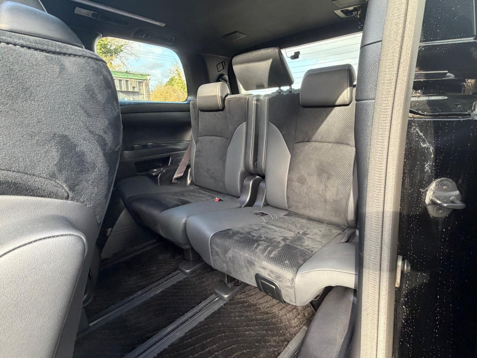 2023 Toyota Alphard - image 25