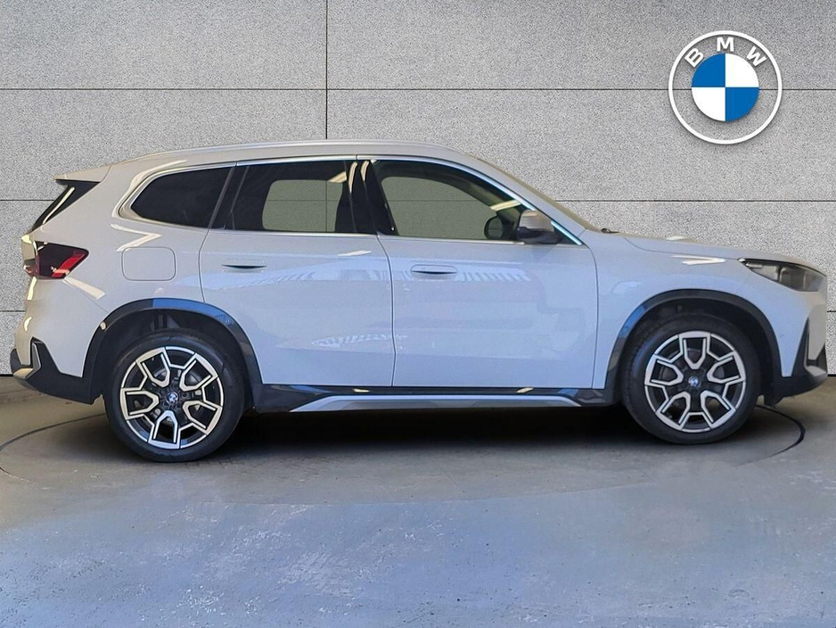 2023 BMW X1 - image 3