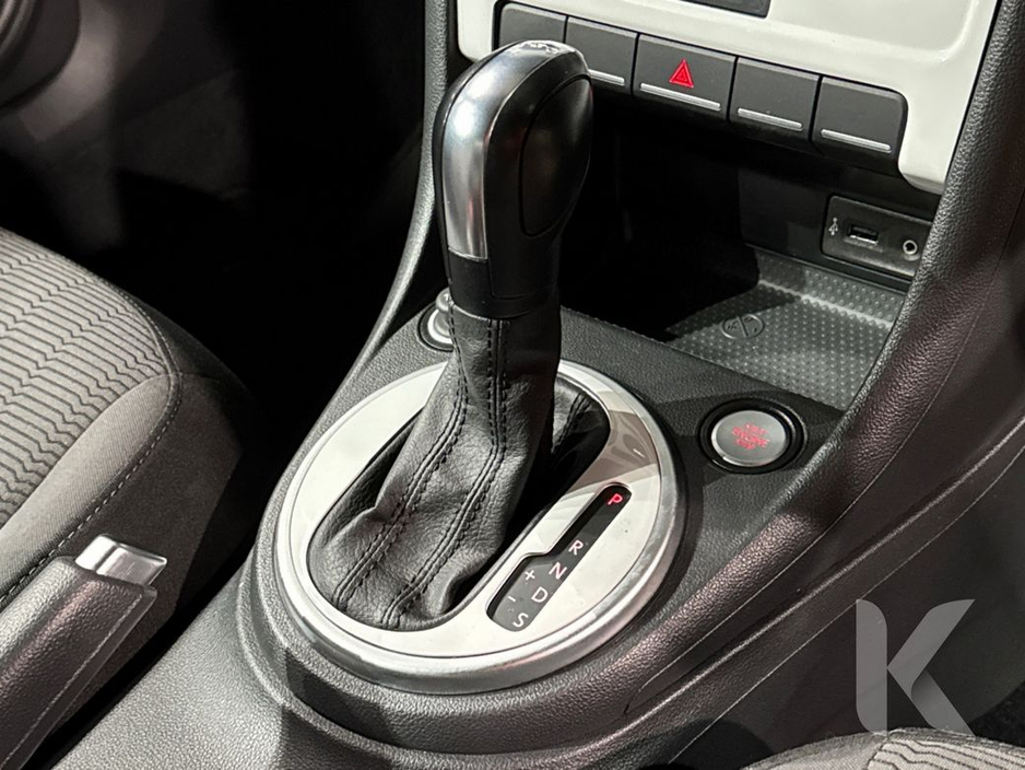 2016 Volkswagen Beetle - image 17