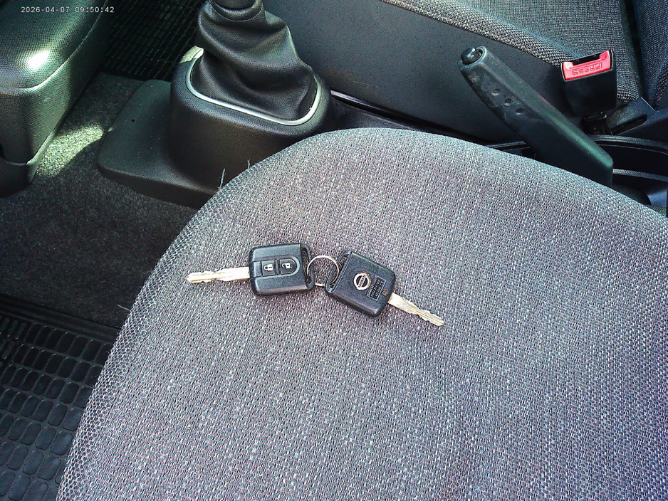 2008 Nissan Micra - image 5