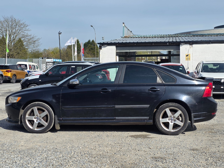 2009 Volvo S40 - image 4