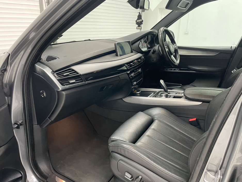 2017 BMW X5 - image 16