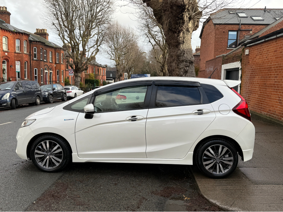 2014 Honda Fit 1.5 Hybrid Automatic, Only 133kms! New Nct 02/2027, Reversing Camera, Bluetooth, Sat Nav, Immaculate Condition, Cheap Tax @ €170, A/C, Alloys, Service & Warranty Included, SIMI Dealer, €8,950