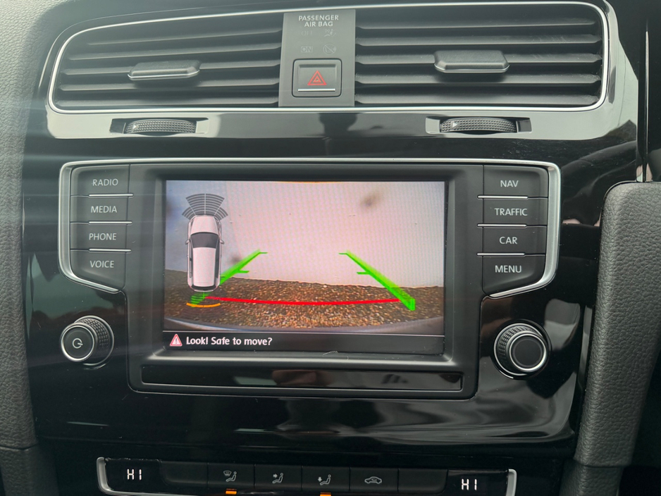 2016 Volkswagen Golf - image 21