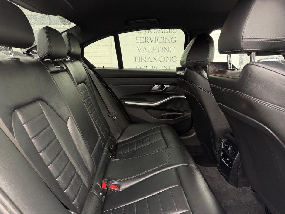 2022 BMW 3 Series - image 18
